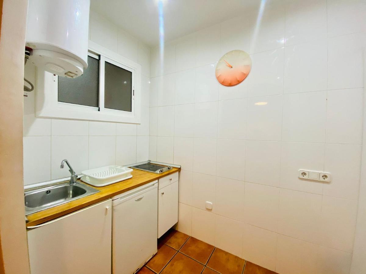 03 Cozy Barca 2,1 Apartment Barcelona Bagian luar foto